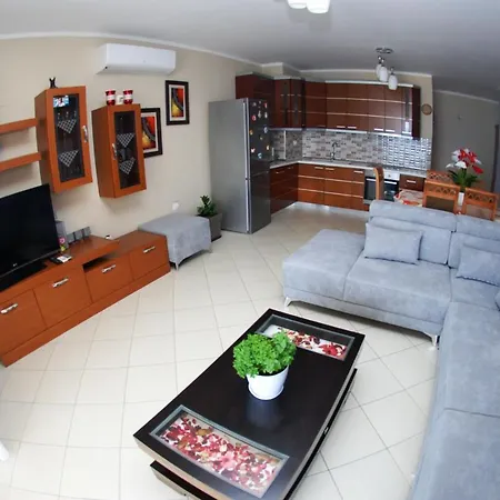 Alban Sea View Apartament *